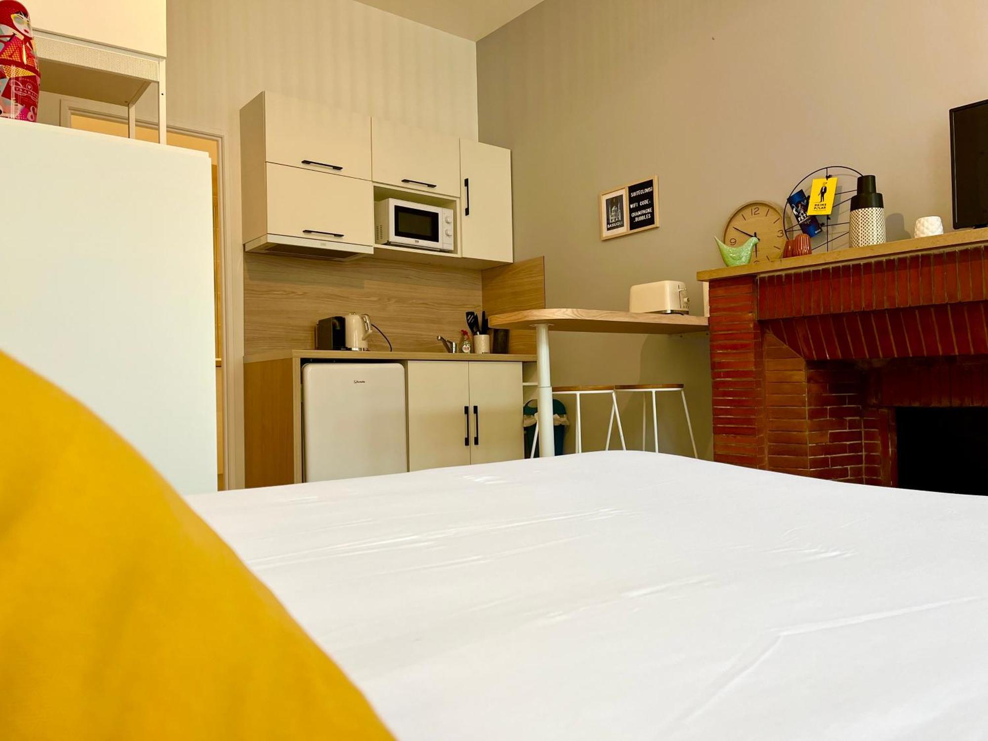 Suite Clovis - 1 Reims Exterior foto