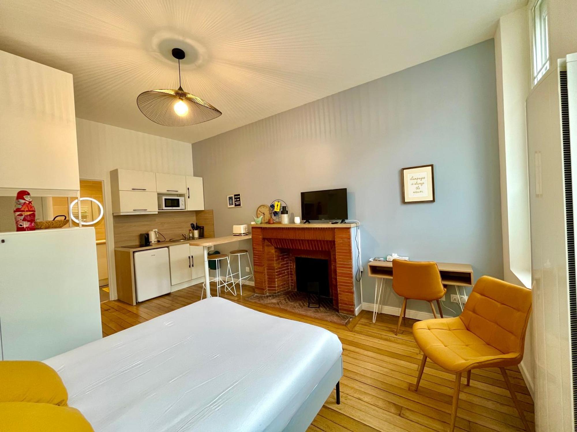 Suite Clovis - 1 Reims Exterior foto